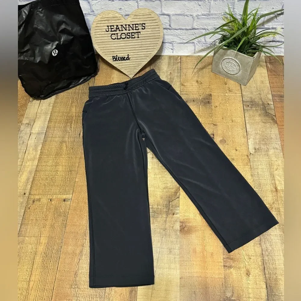 Lululemon Softstreme High-Rise Straight Leg Crop Black size 4